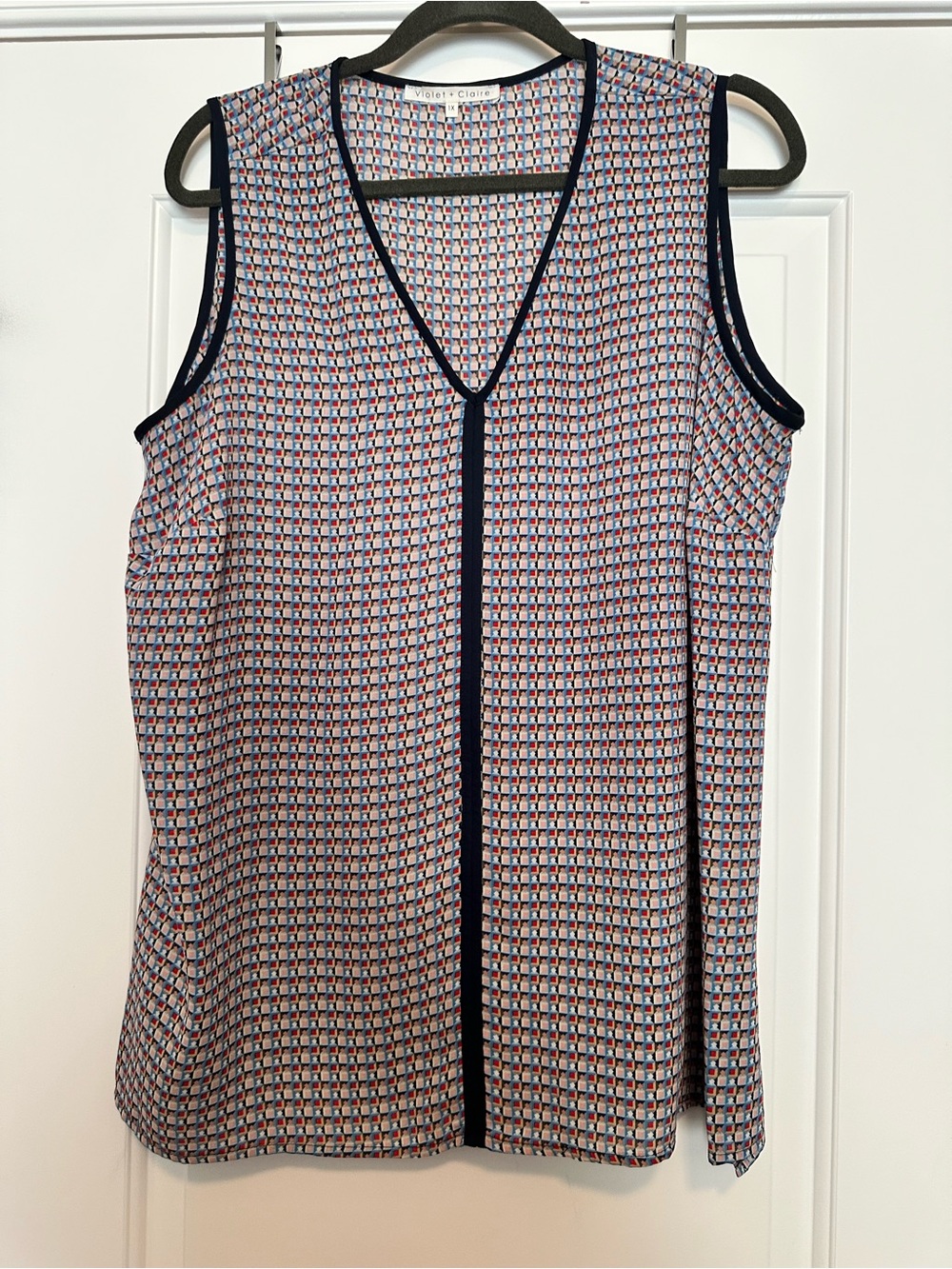 Violet & Claire Navy-Trim Geometric Print Sleeveless Top